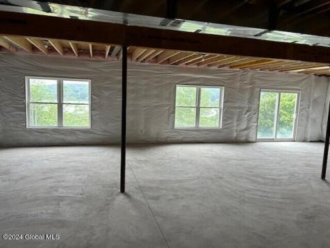 25 Harbor Lane Cohoes NY 12047