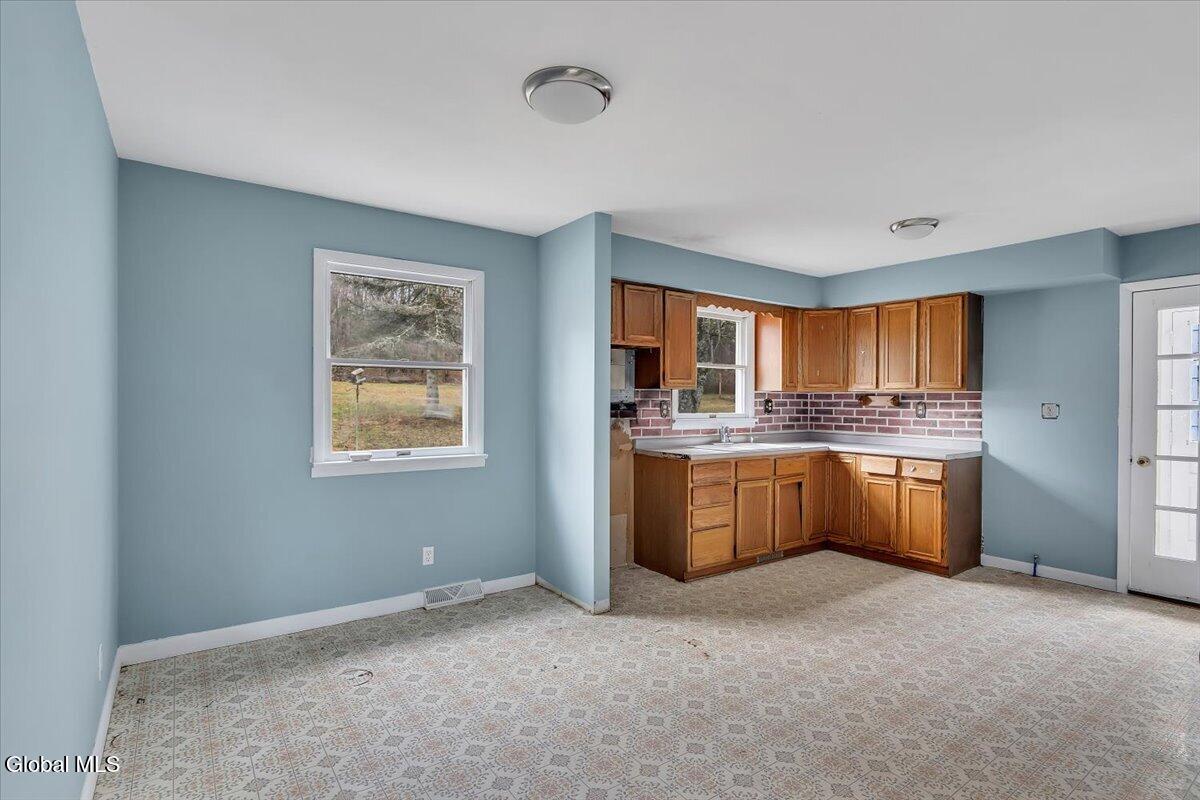 886 Ny-146 Delanson NY 12053