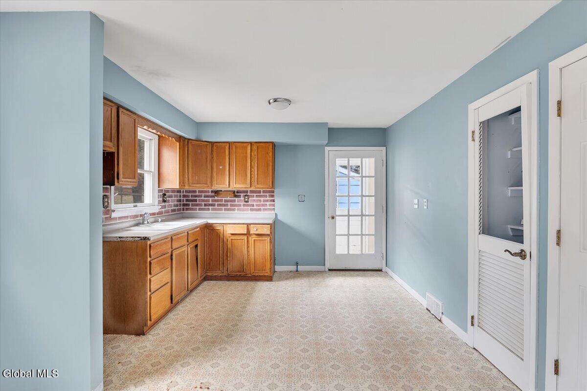 886 Ny-146 Delanson NY 12053