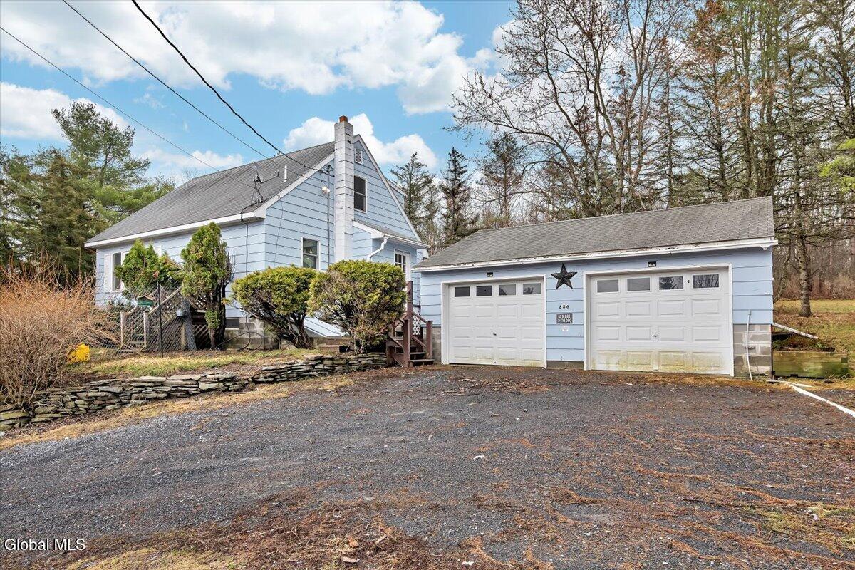 886 Ny-146 Delanson NY 12053