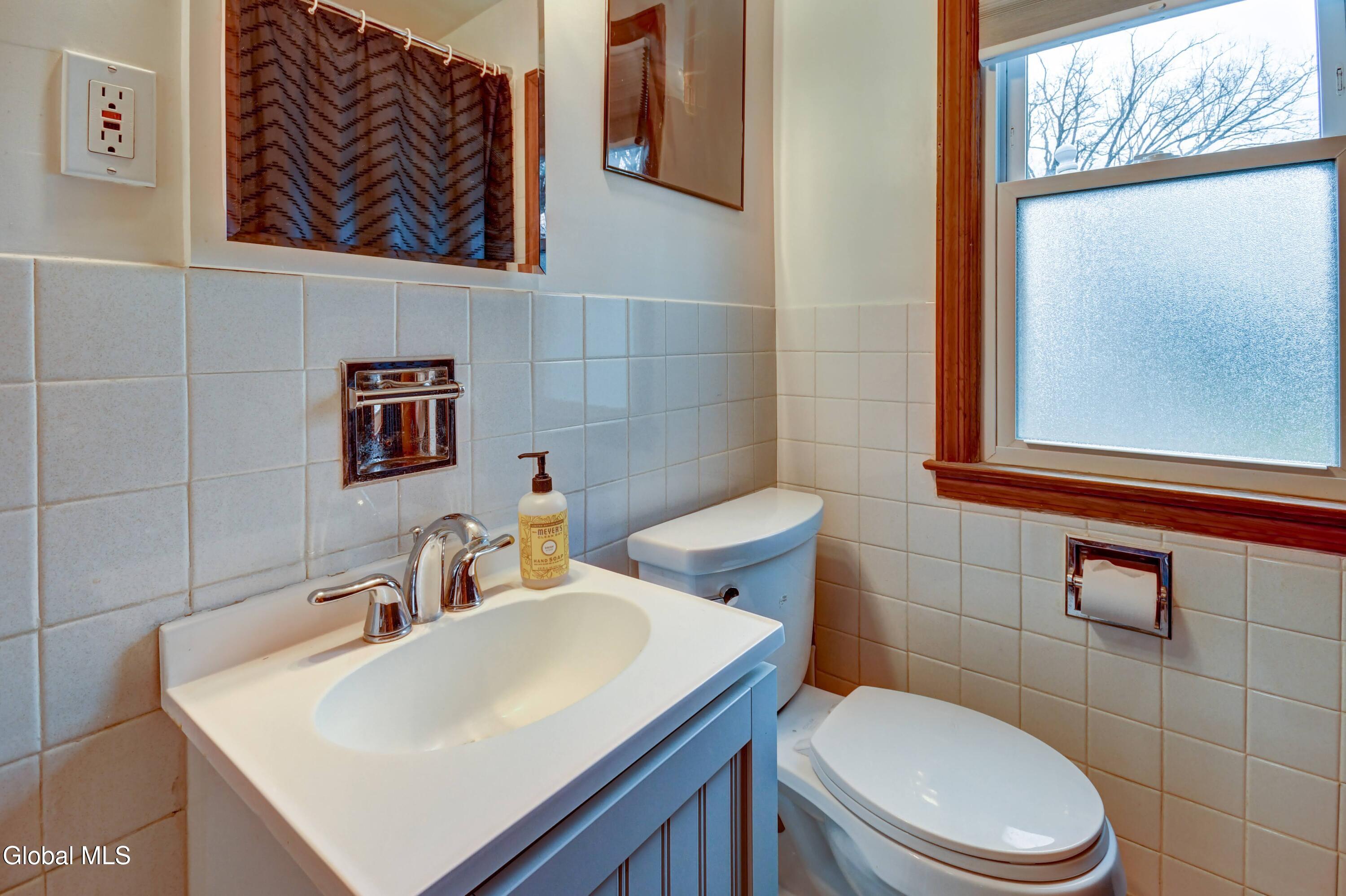 1017 Theodore Road Schenectady NY 12303