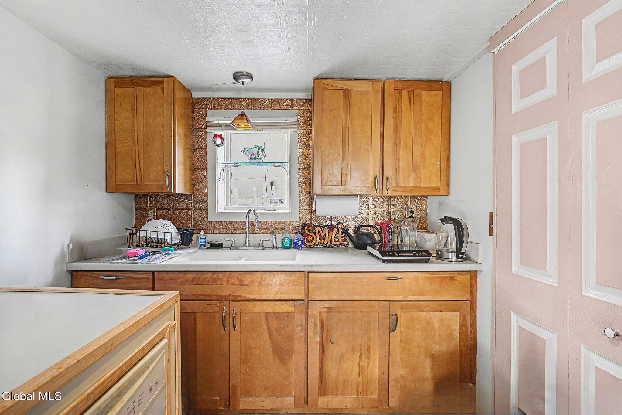 937 6th Street Rensselaer NY 12144