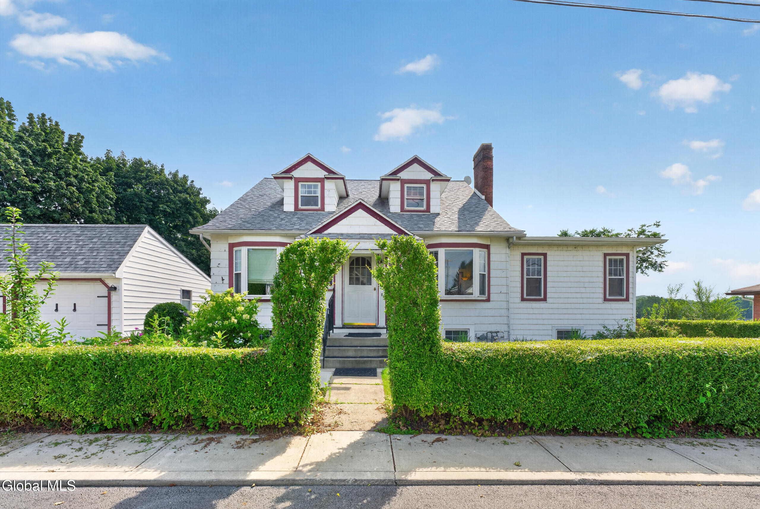 53 Tallmadge Place Mechanicville NY 12118