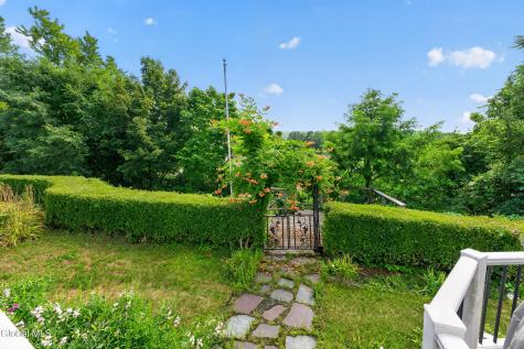 53 Tallmadge Place Mechanicville NY 12118