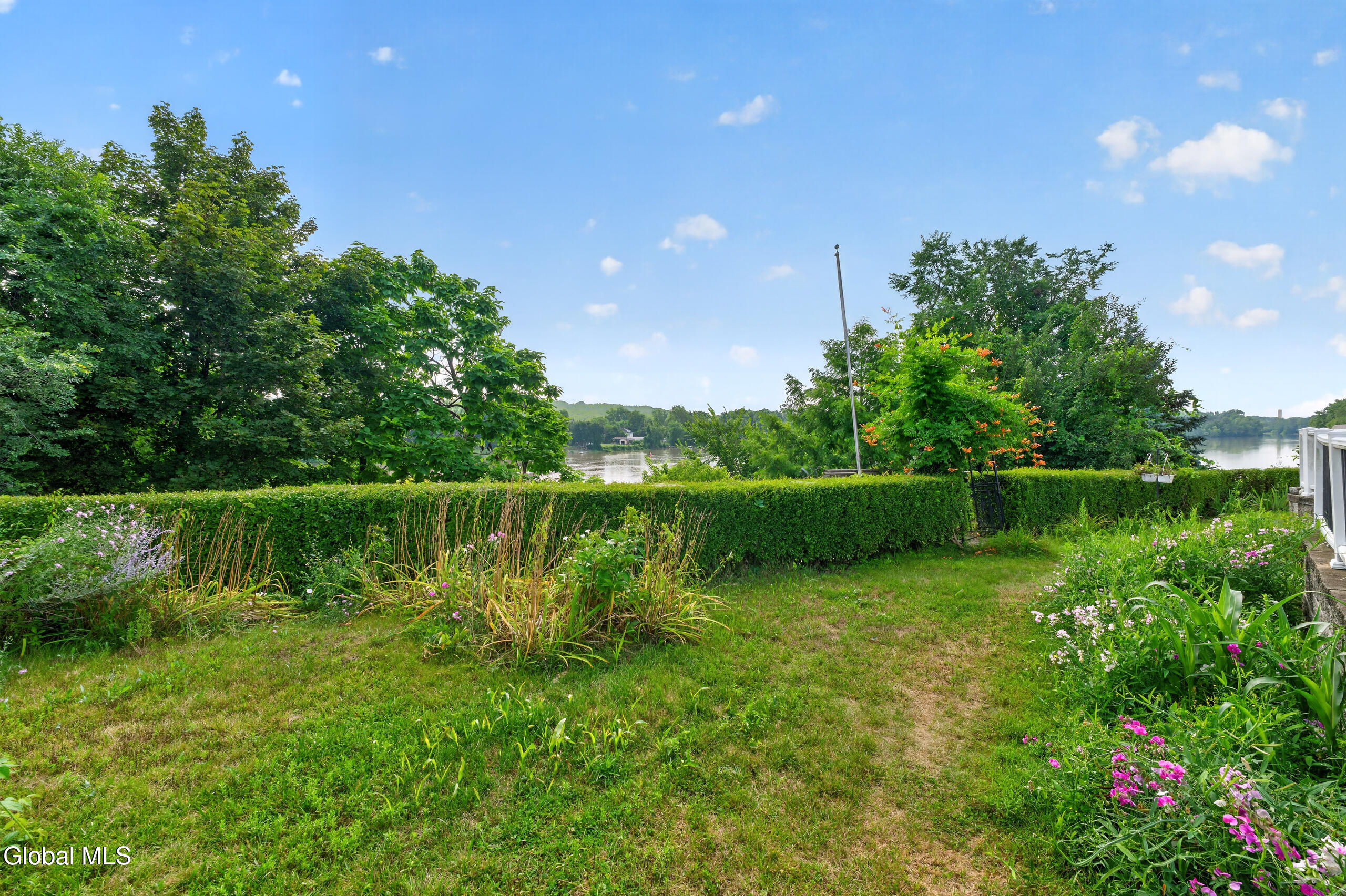 53 Tallmadge Place Mechanicville NY 12118