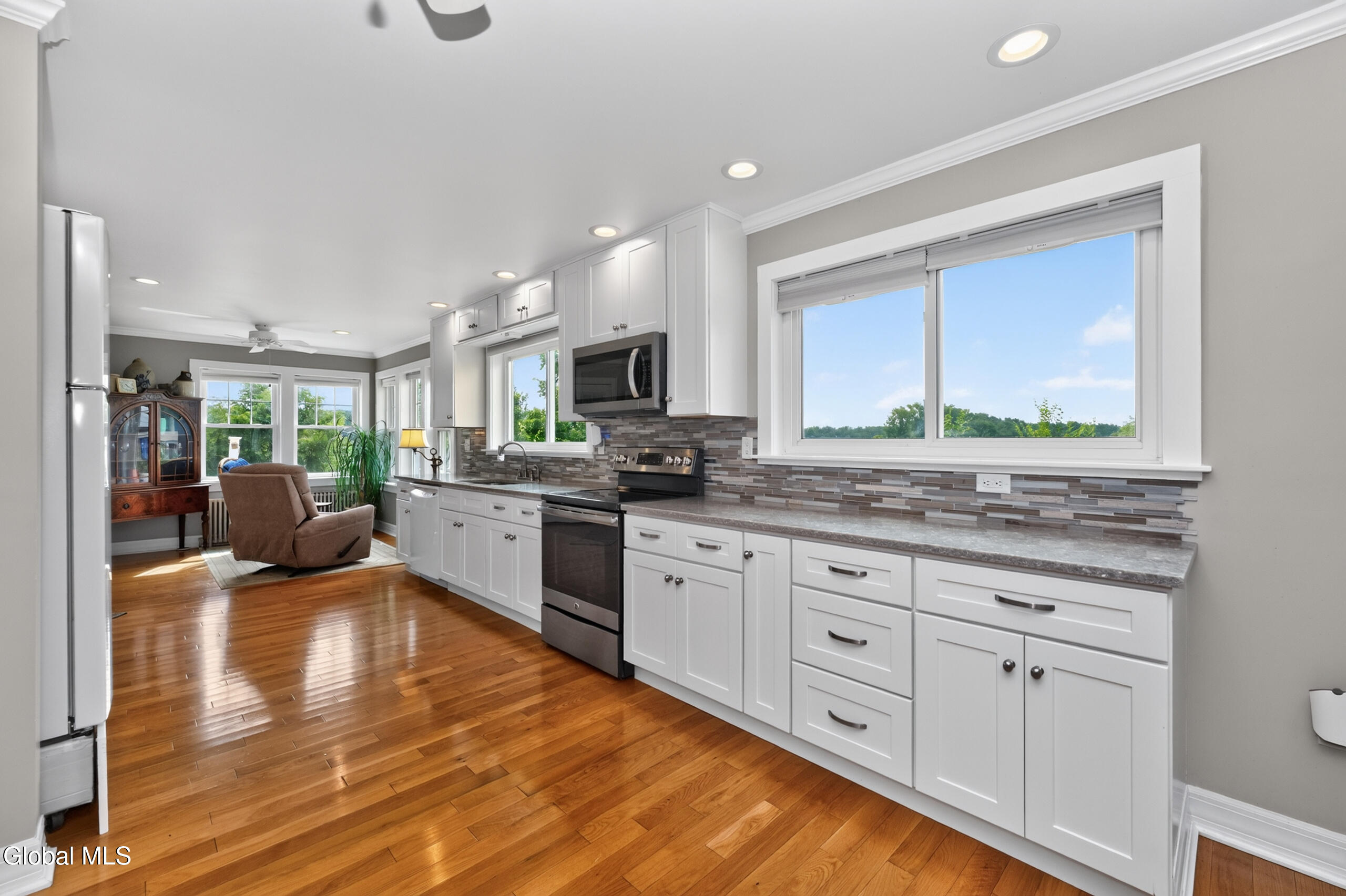 53 Tallmadge Place Mechanicville NY 12118