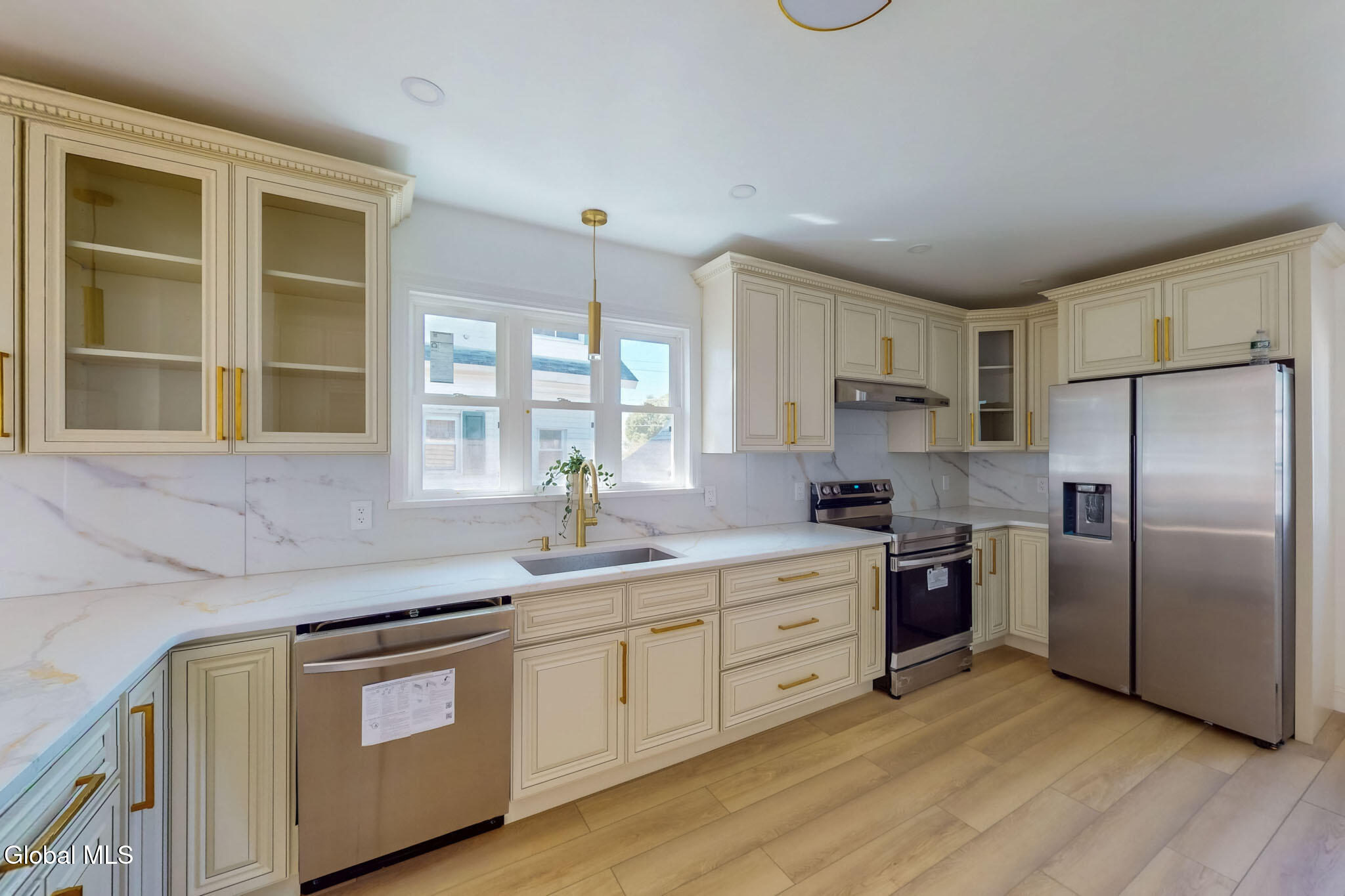 450 Eleanor Street Schenectady NY 12306