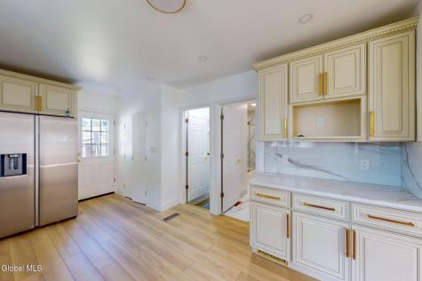 450 Eleanor Street Schenectady NY 12306