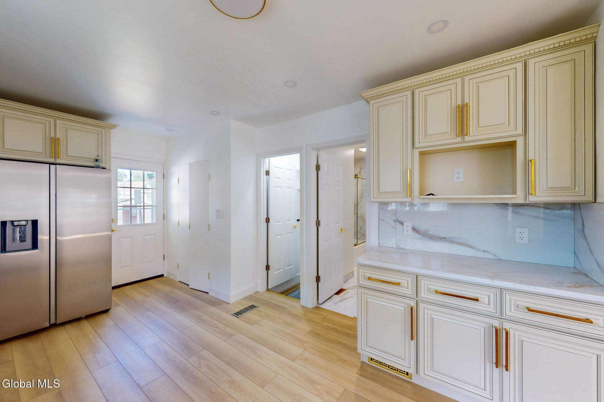 450 Eleanor Street Schenectady NY 12306