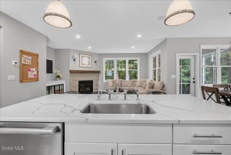 10 Emerald Terrace Clifton Park NY 12065