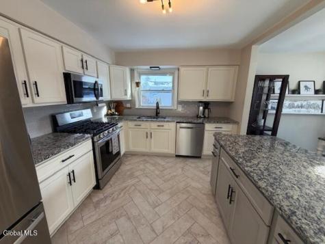 6 Stuyvesant Court Ballston Spa NY 12020