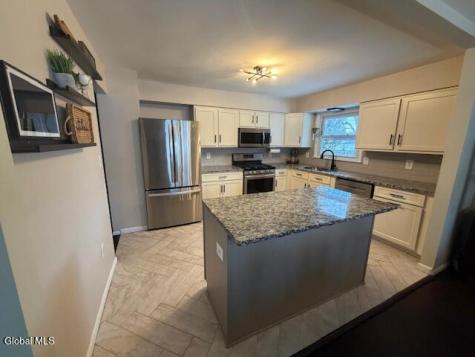 6 Stuyvesant Court Ballston Spa NY 12020