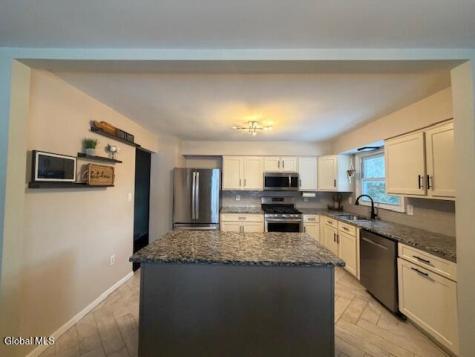 6 Stuyvesant Court Ballston Spa NY 12020