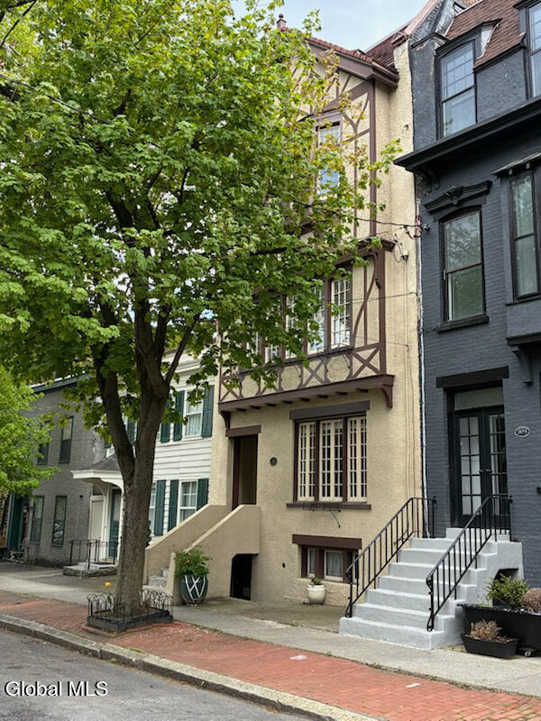 140 Chestnut Street Albany NY 12210