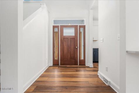 12 Brookhaven Court Saratoga Springs NY 12866