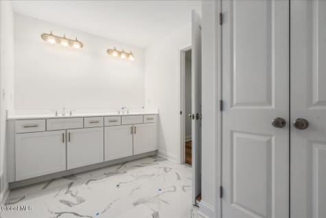 12 Brookhaven Court Saratoga Springs NY 12866