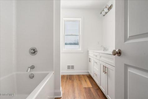 12 Brookhaven Court Saratoga Springs NY 12866