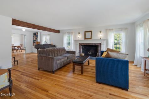 2347 Cayuga Road Niskayuna NY 12309