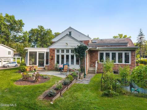 2347 Cayuga Road Niskayuna NY 12309