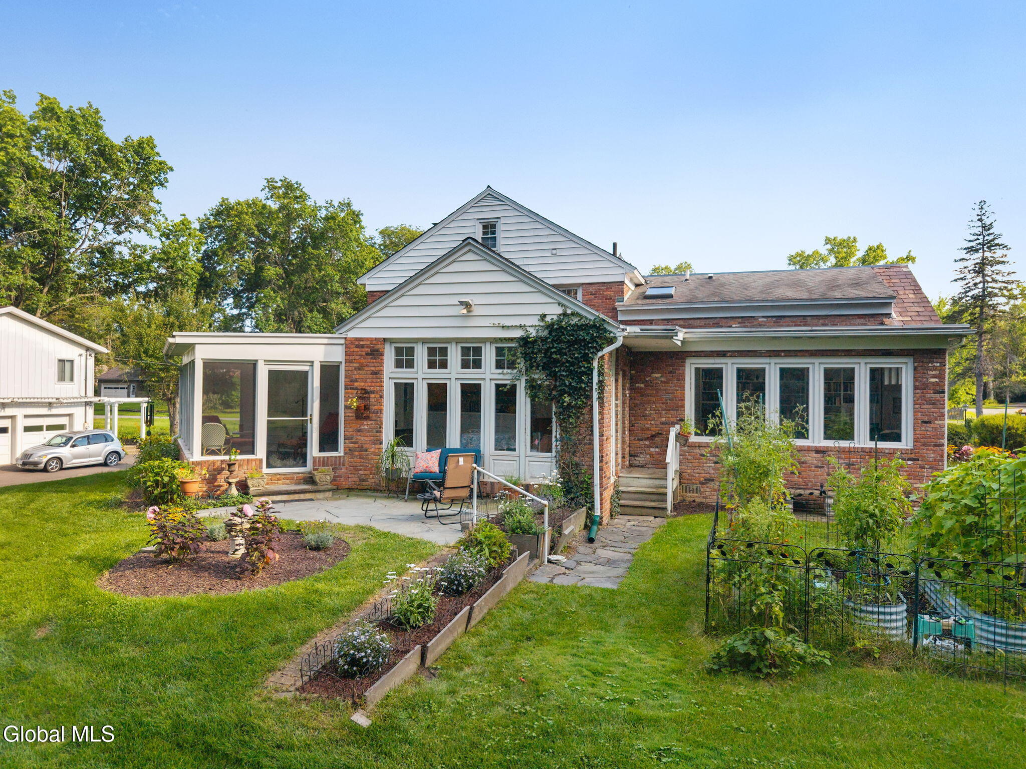 2347 Cayuga Road Niskayuna NY 12309