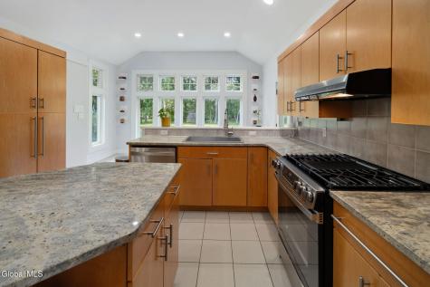 2347 Cayuga Road Niskayuna NY 12309
