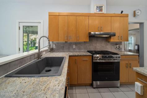 2347 Cayuga Road Niskayuna NY 12309