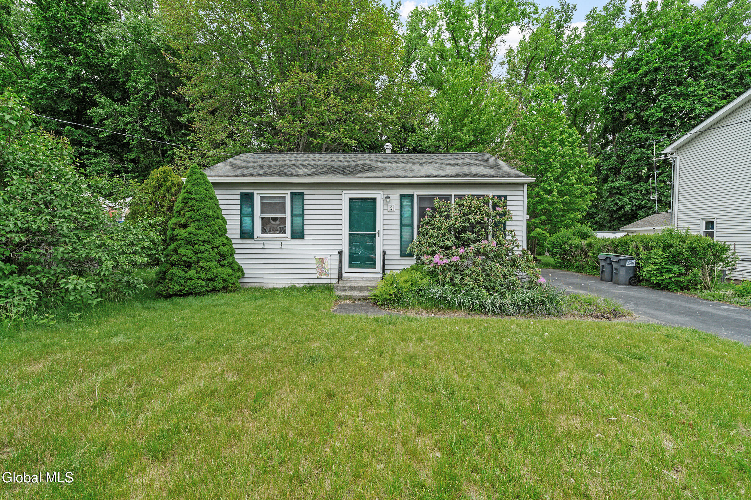 5 Mary Hadge Drive Schenectady NY 12309
