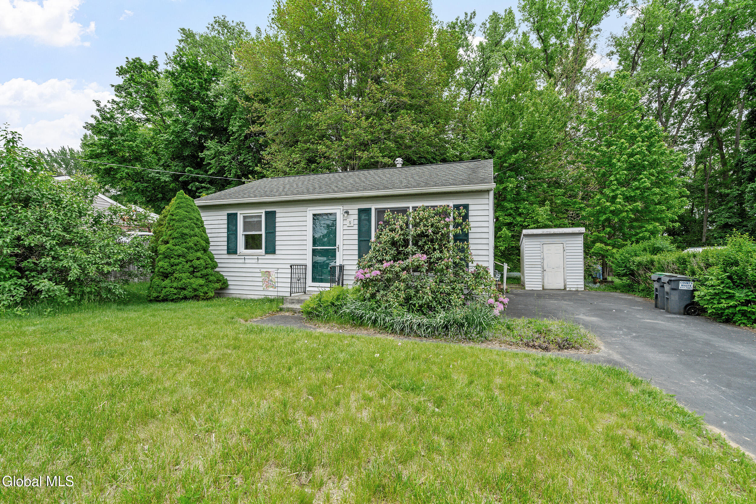 5 Mary Hadge Drive Schenectady NY 12309