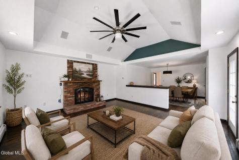 4132 Buckingham Drive Niskayuna NY 12304