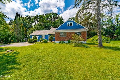 4132 Buckingham Drive Niskayuna NY 12304
