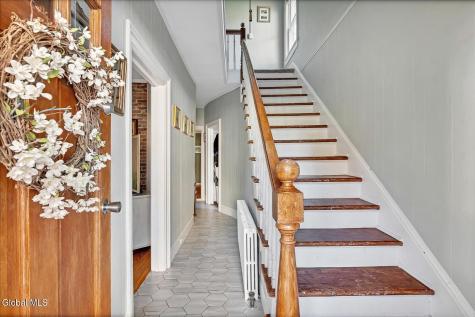 92 Oak Street Saratoga Springs NY 12866