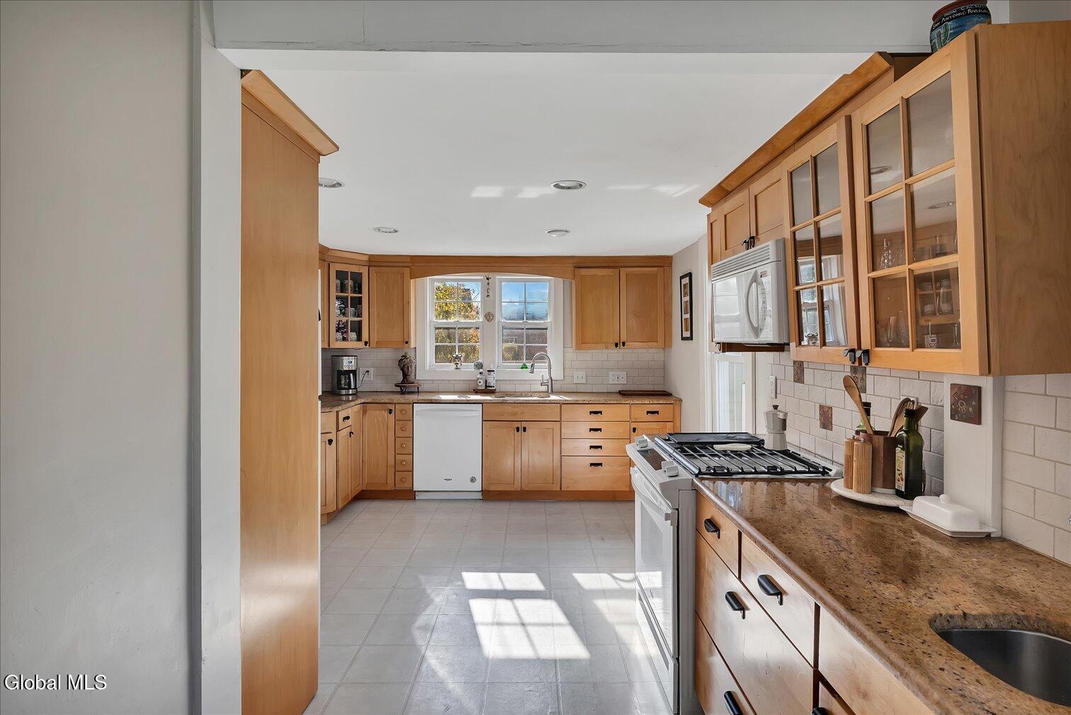 92 Oak Street Saratoga Springs NY 12866
