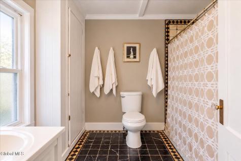 92 Oak Street Saratoga Springs NY 12866