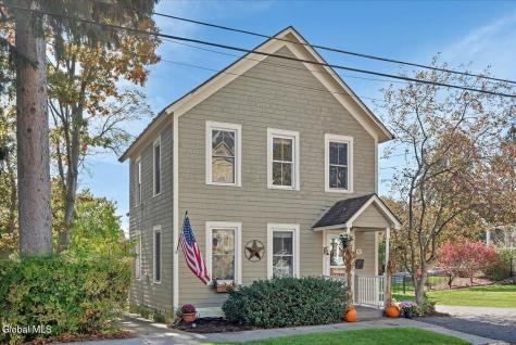 92 Oak Street Saratoga Springs NY 12866