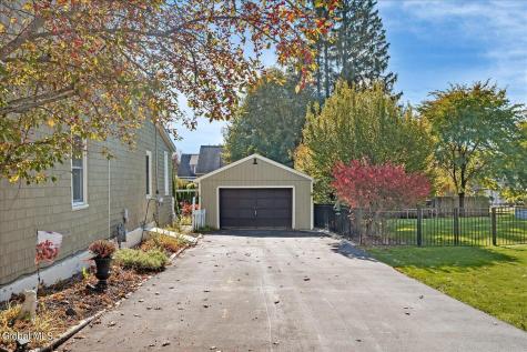 92 Oak Street Saratoga Springs NY 12866