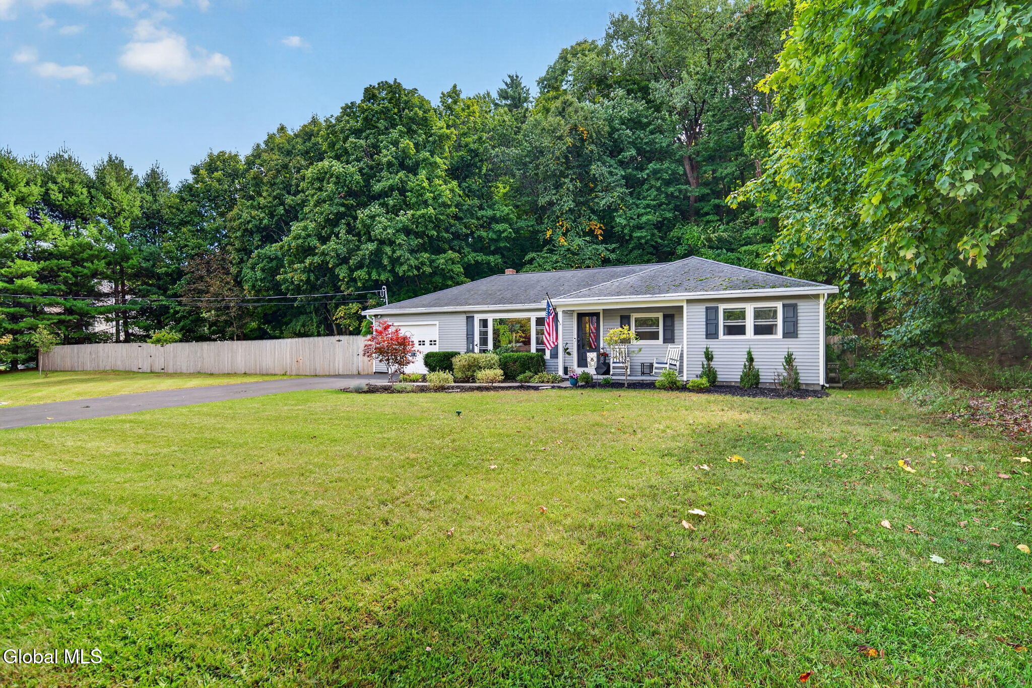 5900 Veeder Road Slingerlands NY 12159