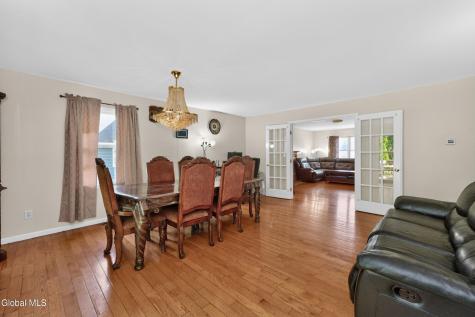 4 Cheshire Court Albany NY 12209