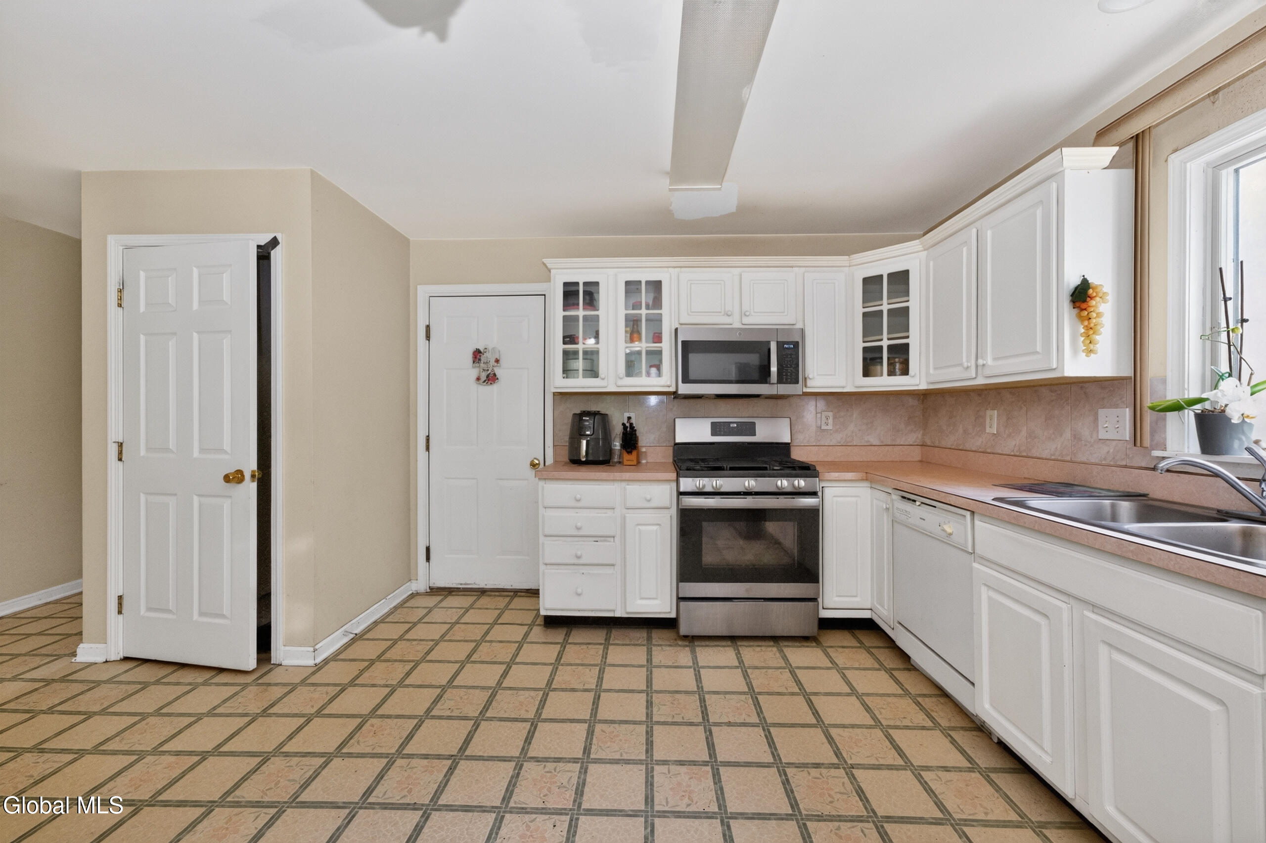 4 Cheshire Court Albany NY 12209
