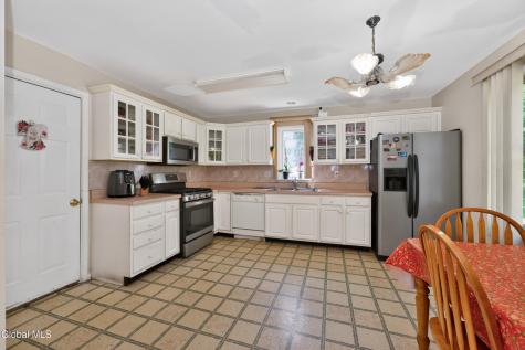 4 Cheshire Court Albany NY 12209
