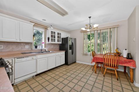 4 Cheshire Court Albany NY 12209