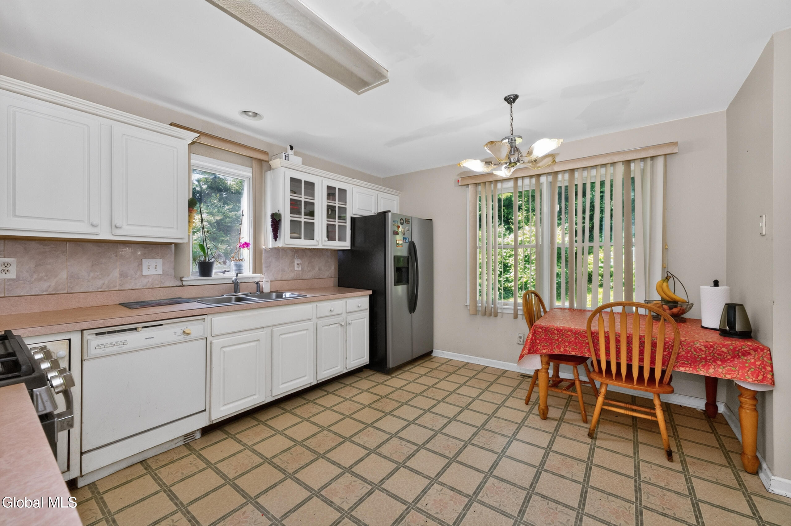 4 Cheshire Court Albany NY 12209