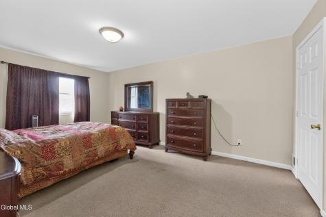 4 Cheshire Court Albany NY 12209