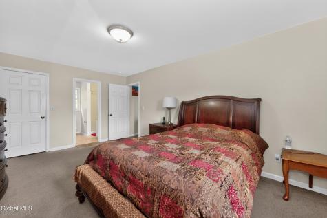 4 Cheshire Court Albany NY 12209
