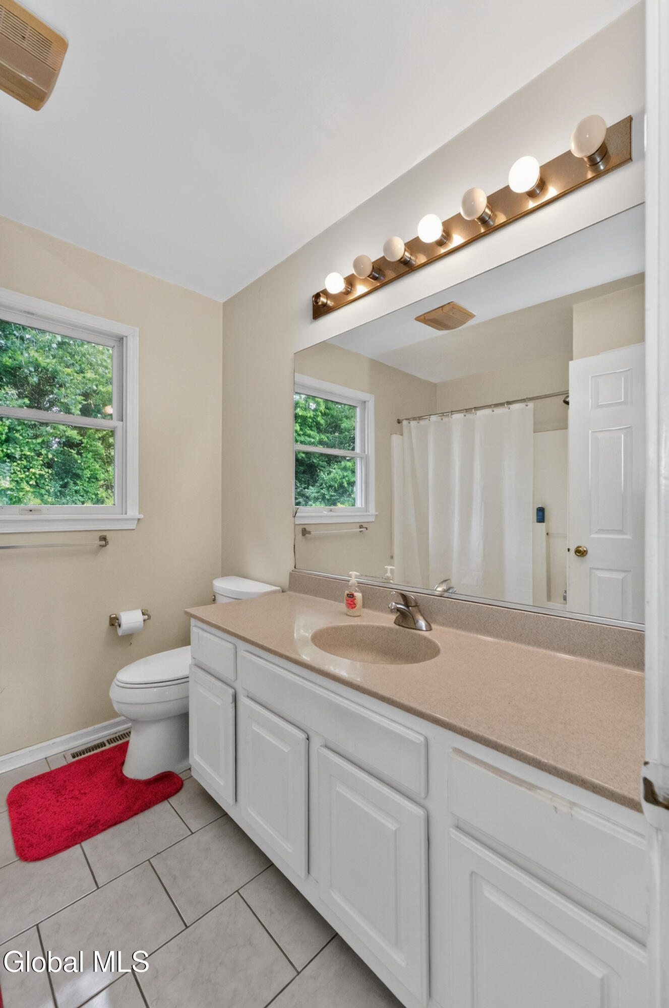 4 Cheshire Court Albany NY 12209