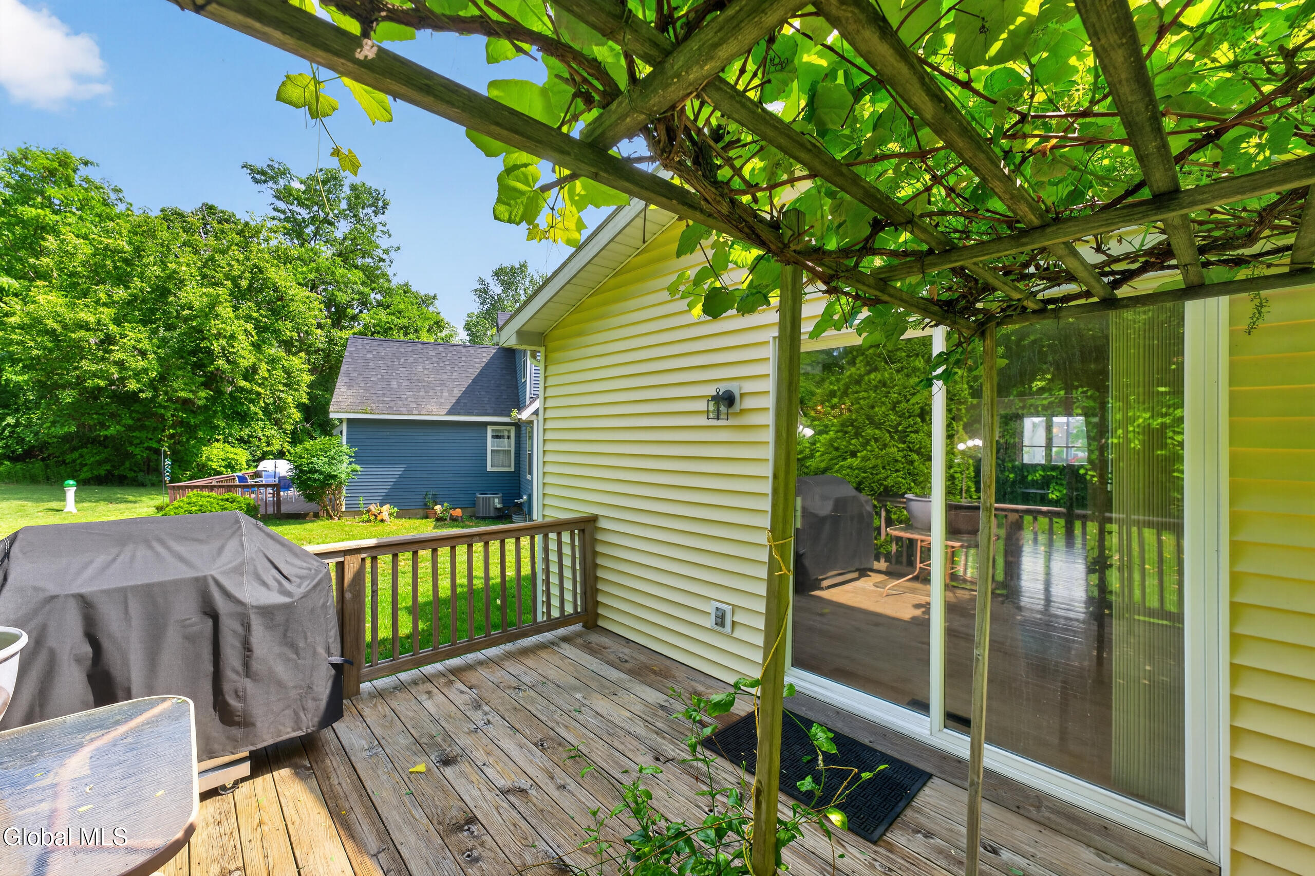 4 Cheshire Court Albany NY 12209