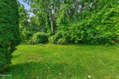 4 Cheshire Court Albany NY 12209