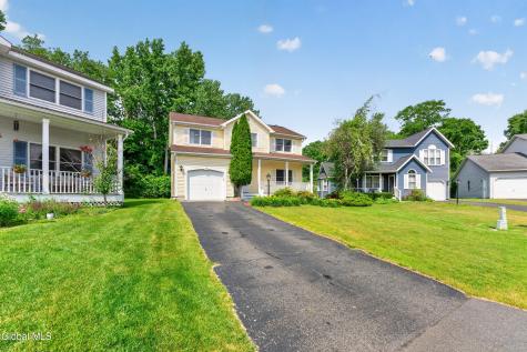 4 Cheshire Court Albany NY 12209