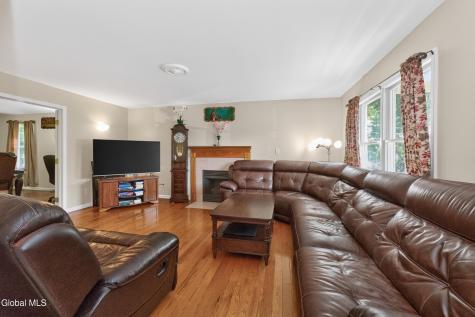4 Cheshire Court Albany NY 12209