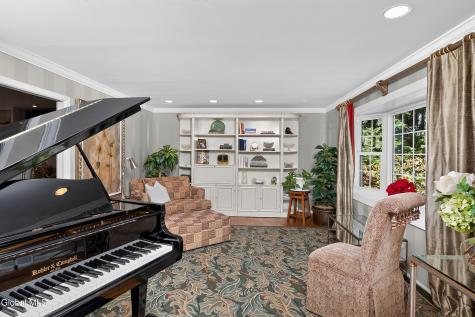 20 Axbridge Lane Delmar NY 12054