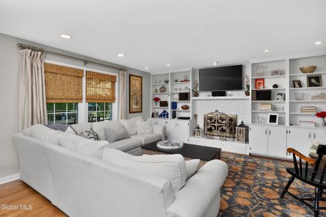20 Axbridge Lane Delmar NY 12054